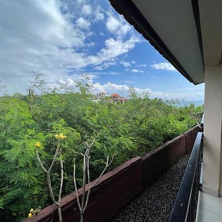 Ocean Breeze Uluwatu Apartments Екстер'єр фото